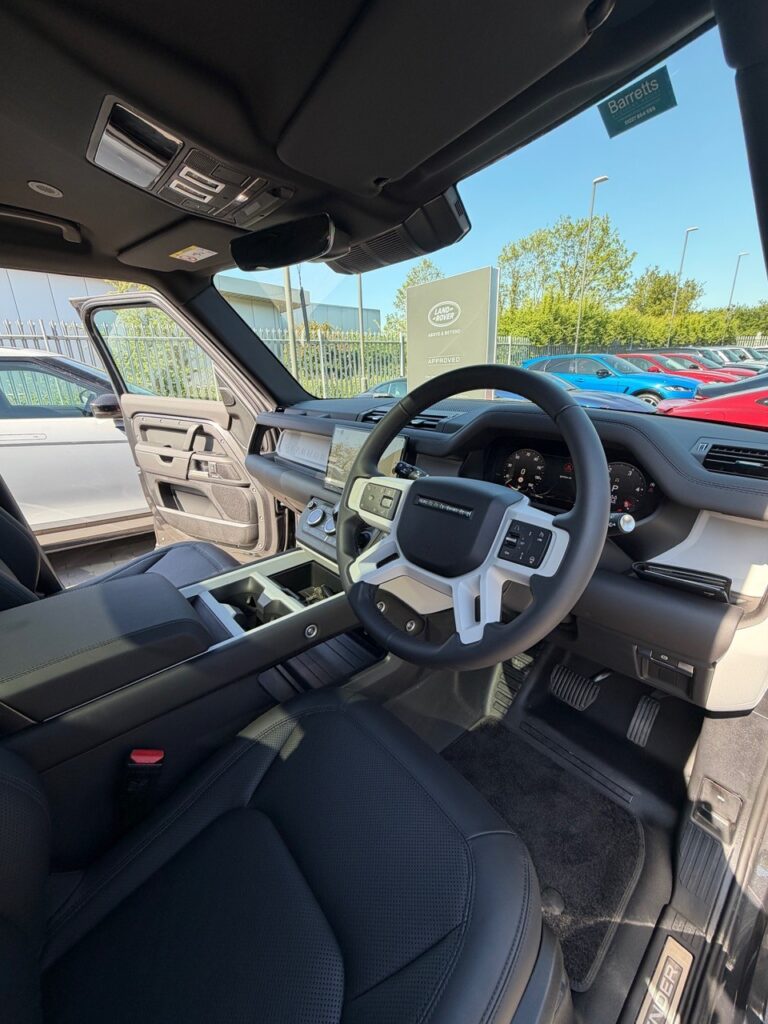 Land Rover Defender 130 8 Seater